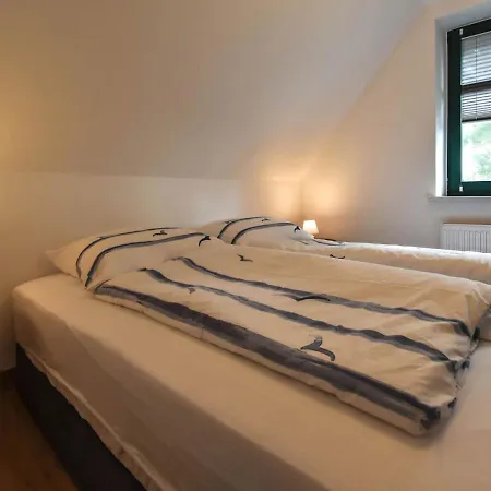 Hugo Nur 200 Meter Bis Zum Wasser Putbus